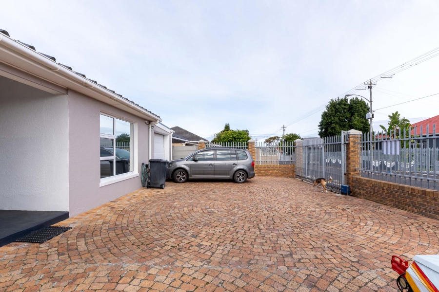 4 Bedroom Property for Sale in Churchill Estate Western Cape